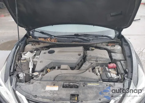 2017 Nissan Altima 2.5 z USA, uszkodzony, nr VIN 1N4AL3AP8HN351882